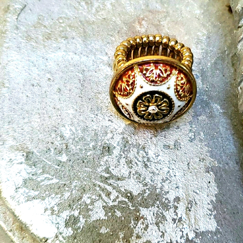 Marlyn Schiff Expandable Statment Cocktail Ring NWOT
